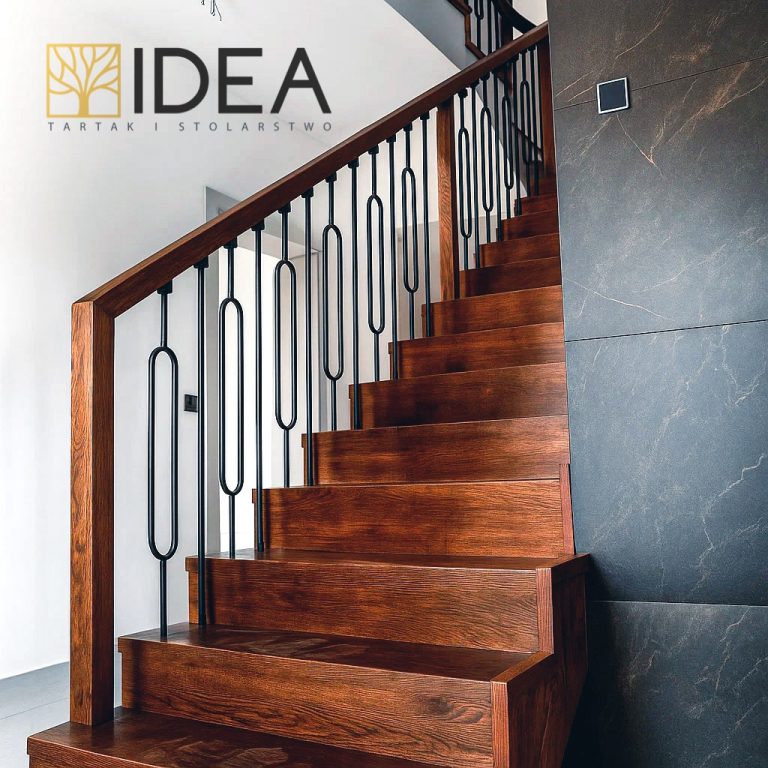 schody drewniane, balustrada metalowa